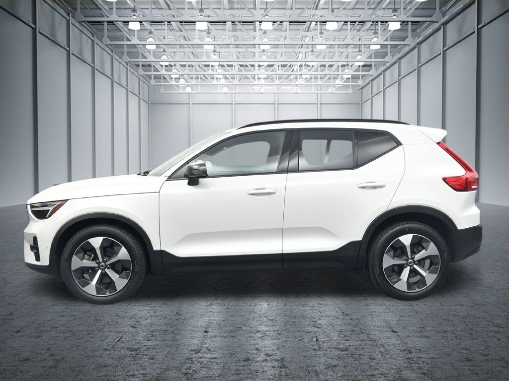 Used 2023 Volvo XC40 B4 Ultimate FWD image 8