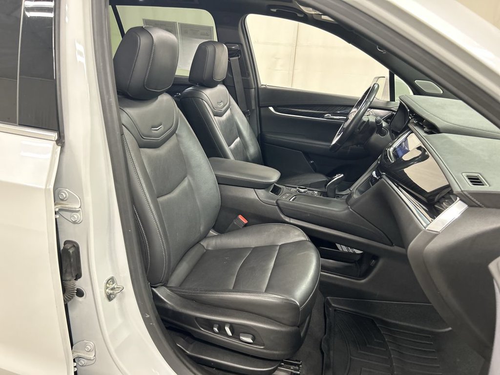 Used 2020 Cadillac XT6 Premium Luxury AWD/4WD image 25