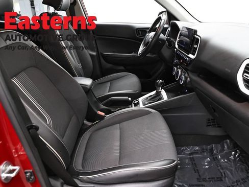 Used 2023 Hyundai Venue Limited FWD image 25