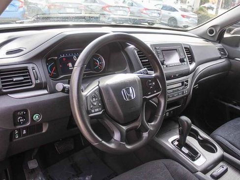 Used 2019 Honda Pilot LX image 23