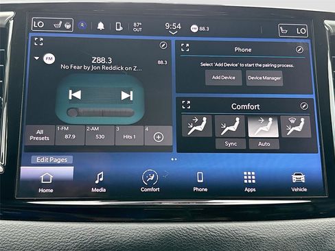 Used 2023 Chrysler Pacifica Touring-L FWD image 14