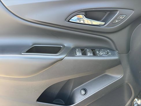 Used 2019 Chevrolet Equinox LT image 23