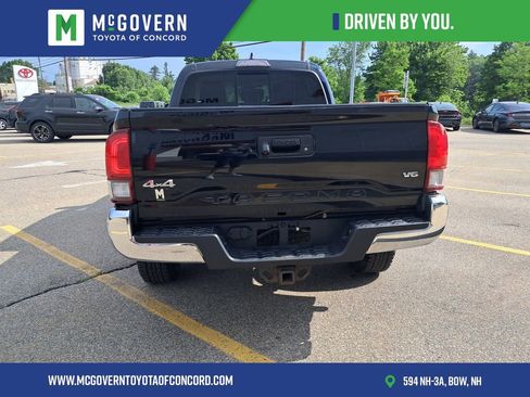 Used 2018 Toyota Tacoma SR5 AWD/4WD image 4