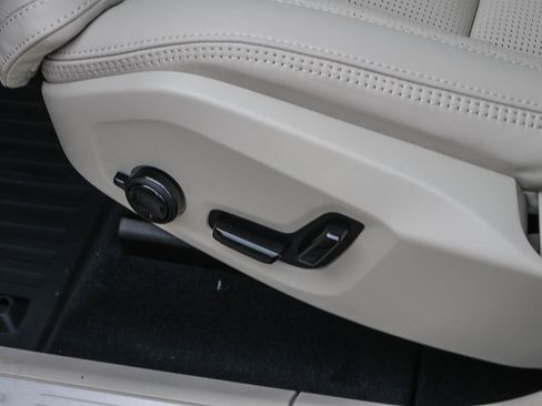 New 2026 Volvo XC60 T8 Ultra w/ Protection Package Premier image 32