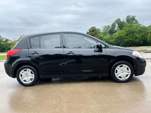 Used 2011 Nissan Versa 1.8 S FWD image 5