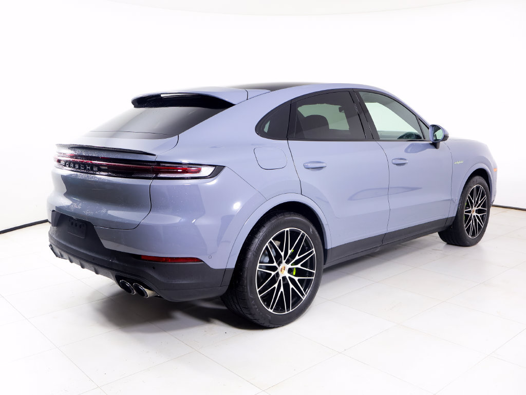 Certified 2026 Porsche Cayenne E-Hybrid Coupe AWD/4WD image 33