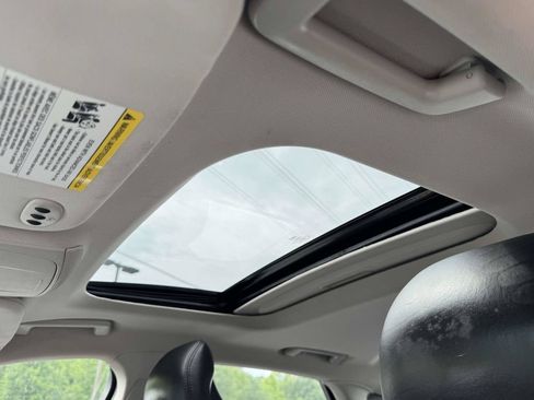 Used 2013 Lincoln MKZ FWD image 22