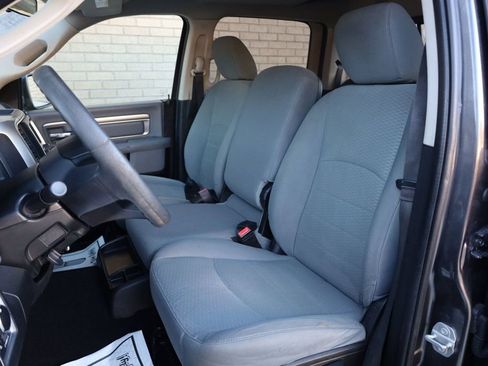 Used 2020 RAM 1500 Classic SLT image 15