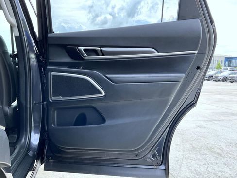 Used 2025 Kia Telluride S AWD/4WD image 18