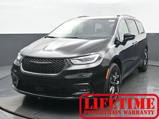 New 2026 Chrysler Pacifica Select w/ S Appearance Package video 1