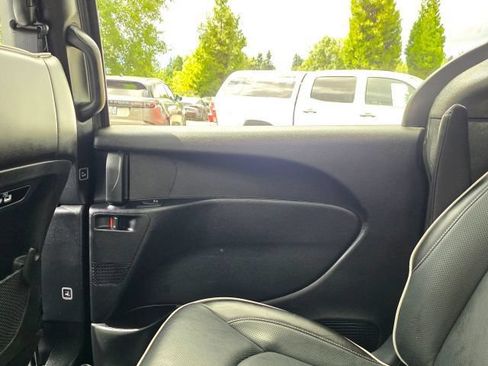 Used 2022 Chrysler Pacifica Limited w/ S Appearance Package FWD image 40