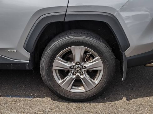 Used 2024 Toyota RAV4 LE AWD/4WD image 10