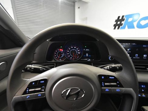 Used 2023 Hyundai Elantra SEL image 24