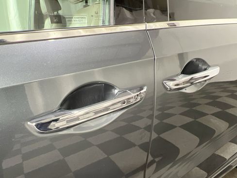 Used 2018 Honda Odyssey Elite image 15