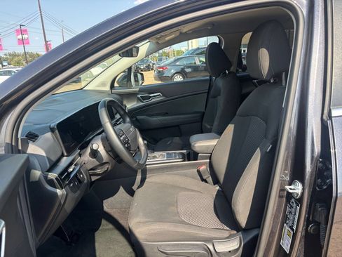 Used 2026 Kia Sportage LX FWD image 26