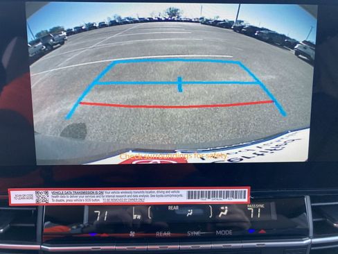 Certified 2025 Toyota Sienna XLE image 25