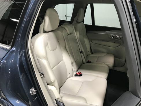 Used 2022 Volvo XC90 T5 Momentum w/ Climate Package AWD/4WD image 23