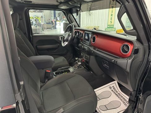 Used 2020 Jeep Wrangler Rubicon w/ LED Lighting Group AWD/4WD image 15