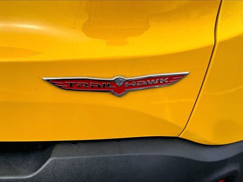 Used 2018 Jeep Renegade Trailhawk w/ Cold Weather Group II image 8