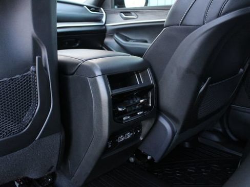 Used 2024 Jeep Grand Cherokee Limited w/ Luxury Tech Group II AWD/4WD image 25
