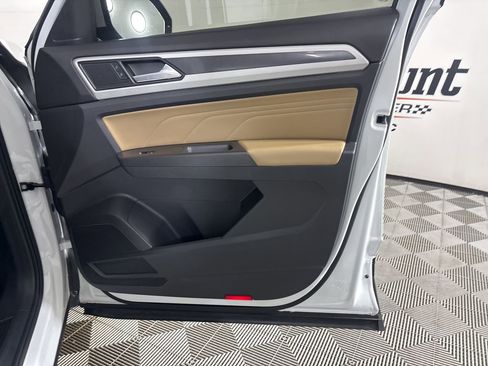 Used 2023 Volkswagen Atlas Cross Sport SE w/ Panoramic Sunroof Package FWD image 26