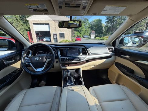 Used 2016 Toyota Highlander XLE AWD/4WD image 20