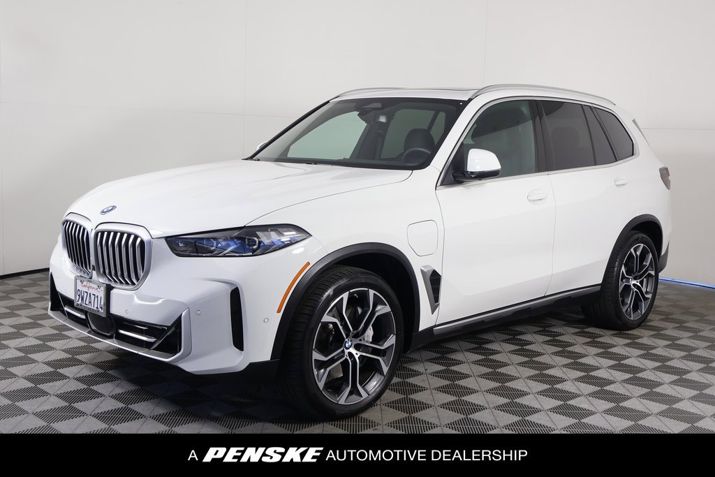 Used 2026 BMW X5 xDrive50e w/ Premium Package AWD/4WD image 1