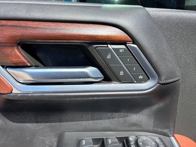 Used 2024 GMC Sierra 3500 Denali Ultimate AWD/4WD image 15