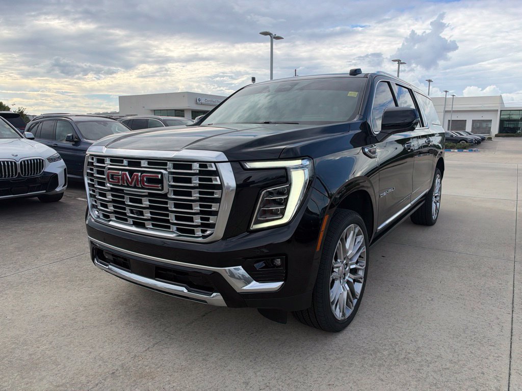 Used 2025 GMC Yukon XL Denali w/ Denali Reserve Package AWD/4WD image 1