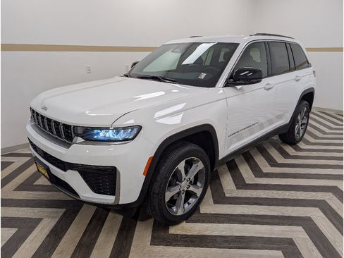 New 2026 Jeep Grand Cherokee Limited AWD/4WD image 1