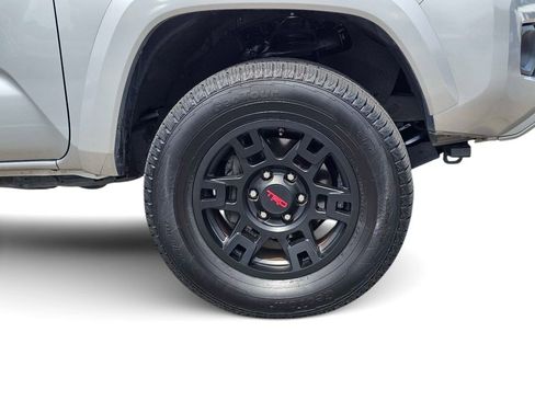 Used 2020 Toyota Tacoma TRD Sport w/ Technology Package RWD image 7