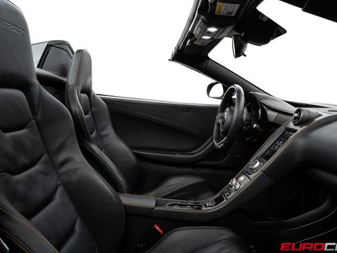 Used 2016 McLaren 675LT Spider RWD image 41