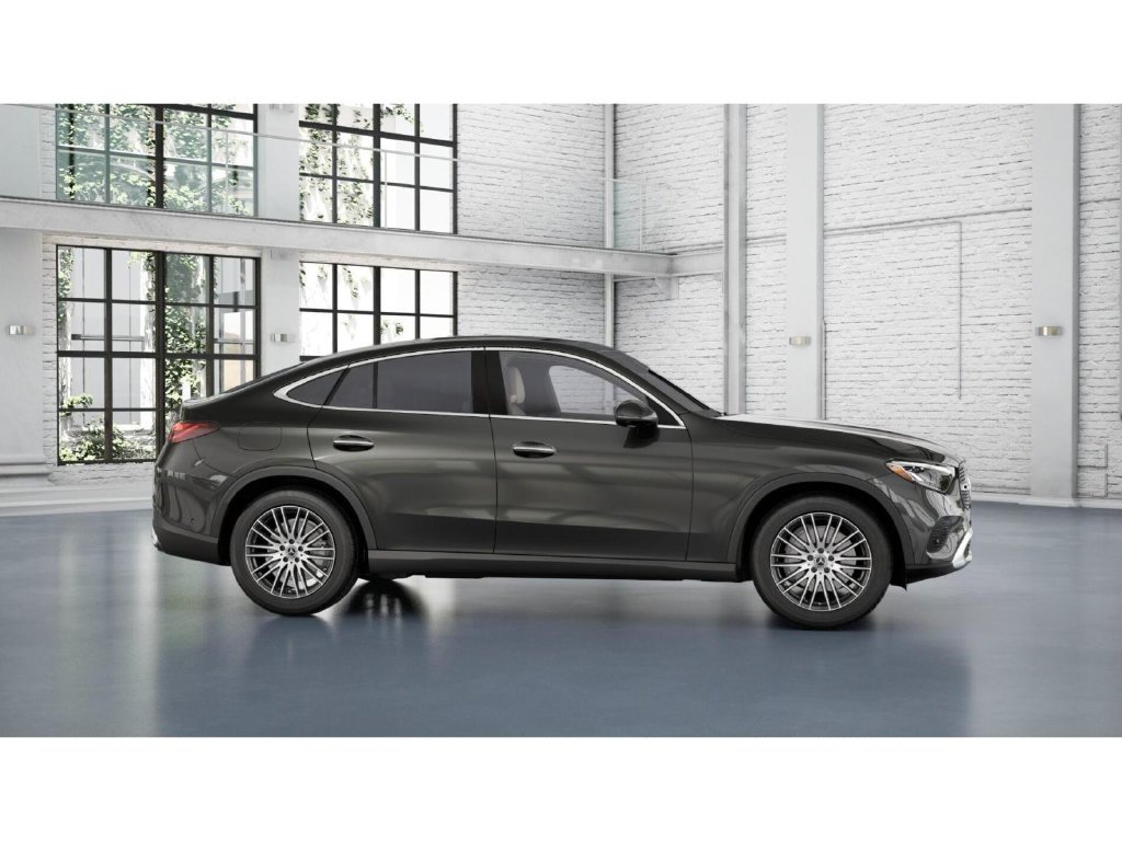 Used 2025 Mercedes-Benz GLC 300 4MATIC image 15