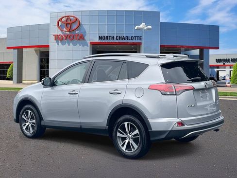 Used 2018 Toyota RAV4 XLE w/ Plus Extra Value Package AWD/4WD image 4