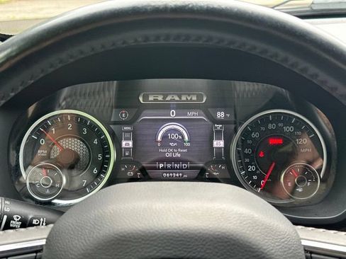 Used 2024 RAM 1500 Laramie AWD/4WD image 25