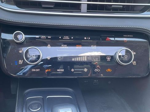 Used 2023 INFINITI QX60 Luxe AWD/4WD image 30