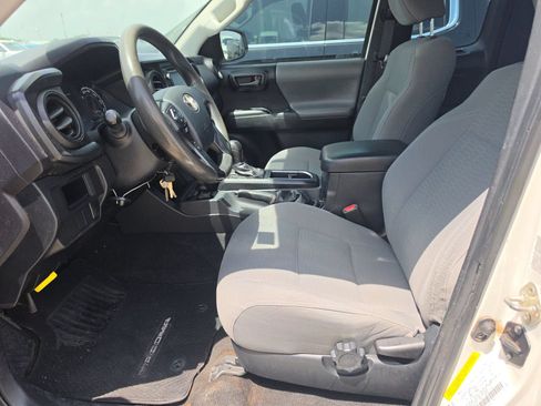 Used 2017 Toyota Tacoma SR RWD image 7