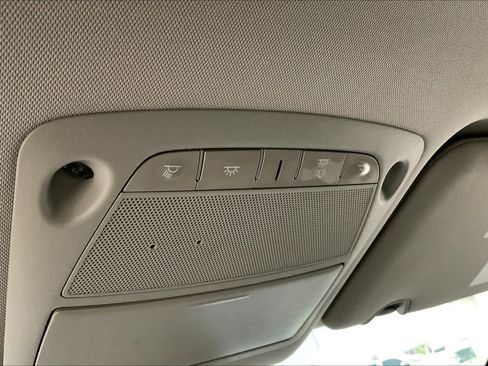 Used 2020 Nissan Rogue SV image 34