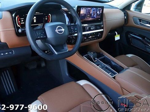 New 2026 Nissan Pathfinder Platinum image 11