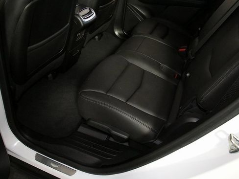 Used 2023 Cadillac XT6 Luxury image 29