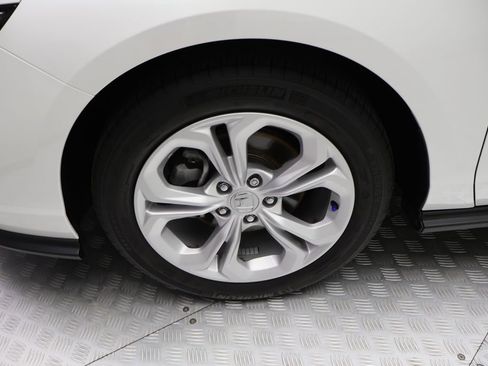 Used 2025 Honda Accord LX image 4