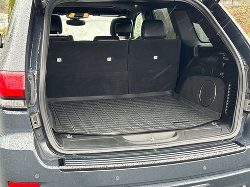 Used 2018 Jeep Grand Cherokee Altitude image 15