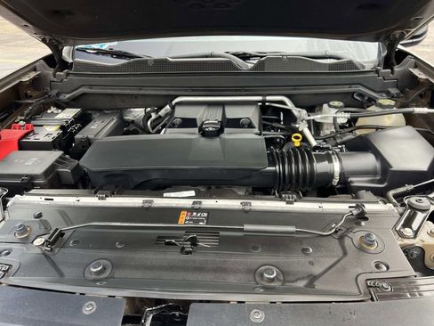 Used 2023 GMC Canyon AT4 w/ Canyon Safety Plus Package image 9