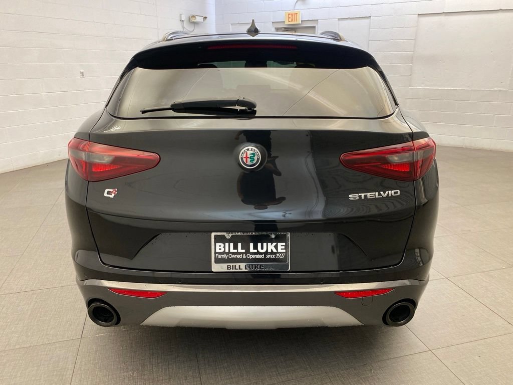 Used 2022 Alfa Romeo Stelvio Ti AWD/4WD image 7