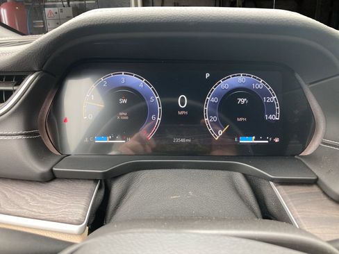 Used 2023 Jeep Grand Cherokee Limited w/ Luxury Tech Group II AWD/4WD image 19