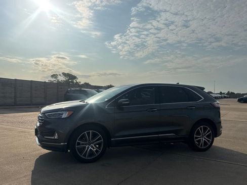 Used 2019 Ford Edge Titanium w/ Equipment Group 301A FWD image 12