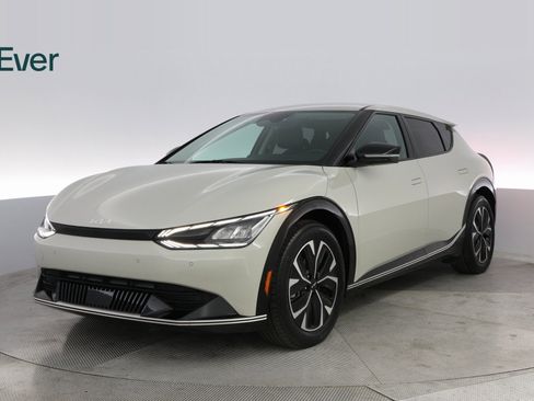 Used 2024 Kia EV6 Wind image 2