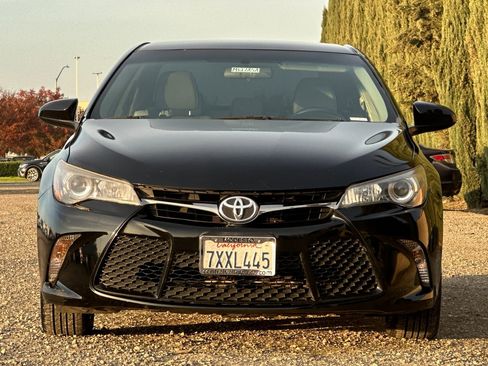 Used 2017 Toyota Camry image 9