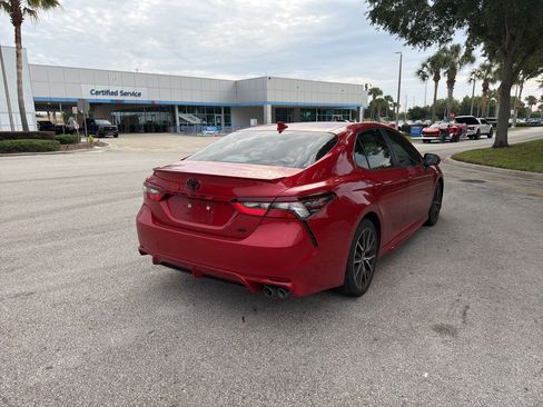 Used 2023 Toyota Camry SE FWD image 5