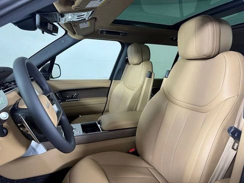 Certified 2025 Land Rover Range Rover SE AWD/4WD image 6